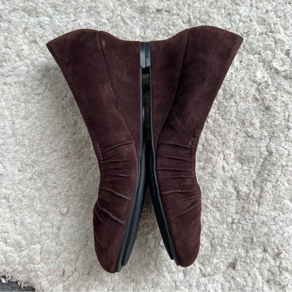 Me Too Round Gathered Toe Brown Suede Wedges Style Leena14 Size 8.5 - Picture 5 of 10